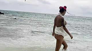 brielle uses toys on trimmed bush and clit