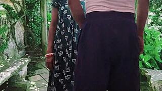 Girlfriend getting fucked outdoors! 😈🌳