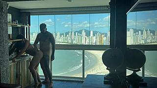 Milionário Teaches Real Tricks to Make Babe Cum