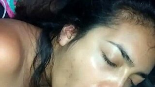 拉丁美女一边看剧一边给我口交！