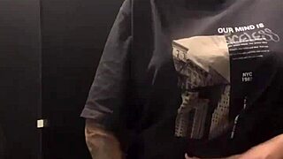 Hey, my sexy feet are craving some licking and sucking, come pamper them with your mouth 😘