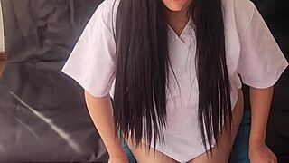 I convinced a nurse to fuck in the doctor's waiting room she gave me her ass for a raise and said she didn't have much experience but she likes it when people cum in her ass homemade video