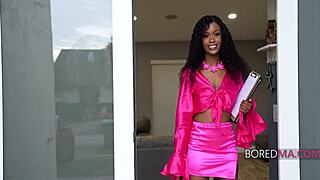 Freeuse isn't a kink, it's an amenity with Jezabel Vessir and Nicky Rebel. 😏