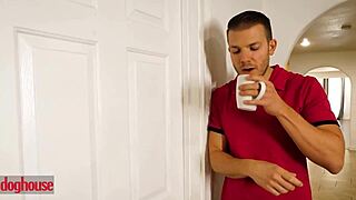 长发继侄女拜访继叔叔的狗屋