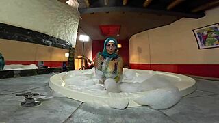 Pussy To Mouth In The Jacuzzi Mia Niqab