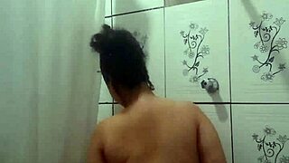 温暖淋浴抠拉丁紧逼爽翻天