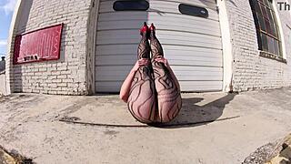 i'm flashing my big ass in thong bodysuit at the docks