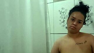 温暖淋浴抠拉丁紧逼爽翻天