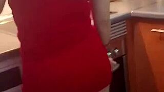 Desayunando La Vagina De Mi Suegra En La Cocina