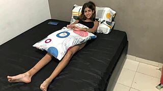 sugary babe lily jerks phallus in style