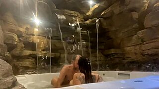 夫妇蜜月汽车旅馆老婆猛骑大屌