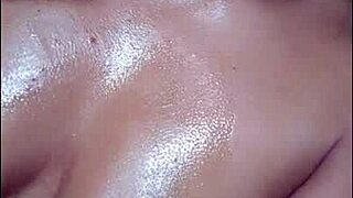 义妹成人首秀极品奶子熟臀迎接激烈性交