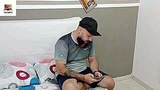 Mi hijastra prueba diferentes salsas en mi verga y luego le follo el coño hasta darle toda mi leche-porno en español parte 1