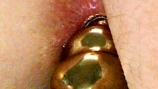 i poses with my asshol showing for photoes - brandy banks