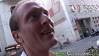 金发美女在激烈绿帽羞辱场景中支配大黑鸡巴