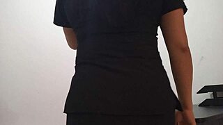 I'm Bored At Work! Insert Butt Plug Now!