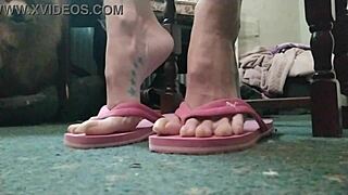 i got huge talons on my curvy feet, so sexy