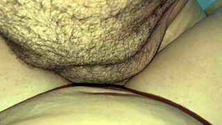 继母渴望新刺激，像婊子一样后入式操