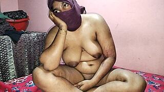 Indian School Girl Shocked by First Condom in Amateur Clip