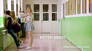 private com - wanna join our lesbian restroom threesome?