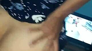 Marina Gold gives old latina handjob with puffy redhead sucking.