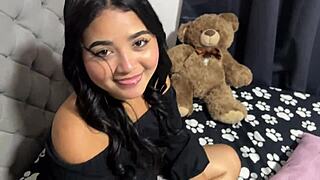 madrastra no puede contenerse y me deja cumplir sus fantasías