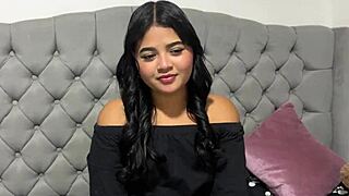 madrastra no puede contenerse y me deja cumplir sus fantasías