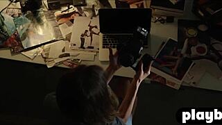 I love how this babe strips and poses naked, her sexy boddy exposed.