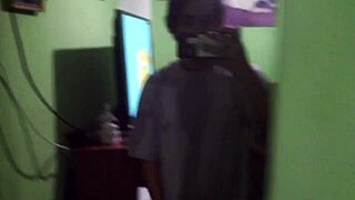 Caracas Married Woman Sucks In Husband's House!