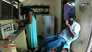 出轨老婆用性爱付账单给讨债人