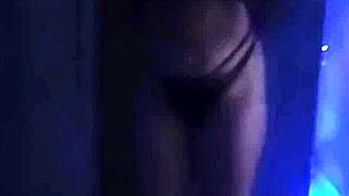 gostosa bunduda halloween in lingerie