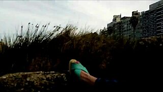 I walked on the beach and got my cock inserted into the brunette's big ass.