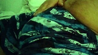 shikari208 gives pleasure to his dick