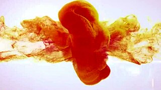 the solo fetish girl uses toys to squirt more, wanting more wetandpissy action in her playtime session.