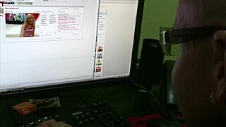 Massive solid cock for this sexy hot American girl, dang I’m shook!