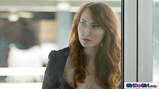 My lesbian milf neighbors welcomed me with a threesome! So wet!