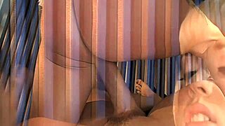 嘿，18岁亲吻Kapri吸大鸡巴，然后肛交和女牛仔位上床