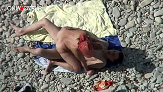 Beach voyeur: busty cougar milf getting fucked by young guy 😍