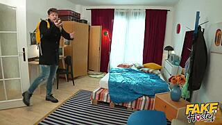 哟，这些饥渴精灵 Yasmina Kahn 和 Nuria Millan 在狂野3P中渴望鸡巴！