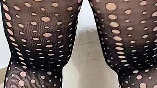 Hey, this mature blonde with big ass seduced me in lingerie and I creampied her!