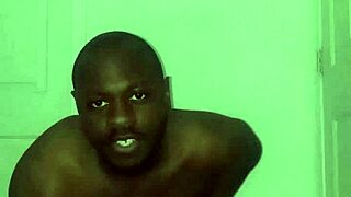 i'd give oral to a 19yo's dick for free 😏