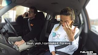 嘿宝贝，看这个丰满熟女在公共驾驶课上猛干！