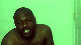 i'd give oral to a 19yo's dick for free 😏