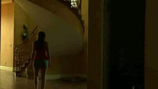 Busty lesbian milf queening her girlfriend in hot session 😍