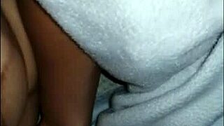 18+小骚货用玩具假屌吸大屌