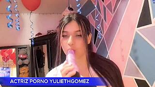 Naughty Girl Provokes with Short Dress, No Panties, Moves Ass on Stick Casero Real