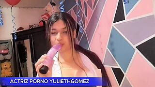 Naughty Girl Provokes with Short Dress, No Panties, Moves Ass on Stick Casero Real