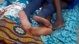 she came to charge her phone and we had sex