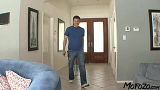 Mofozo Com - 18 Year Old Brunette In First Sex Video