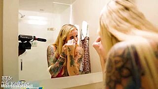 Mature tattooed beauty in barefoot hotel reunion.